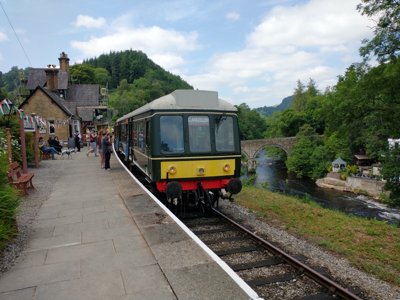 Class 108 at Berwyn Station on Sunday 25/07/21