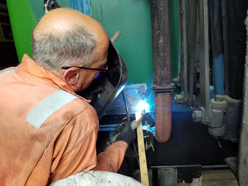 Class 127: Installing a new steel plate at the back of the vehicle