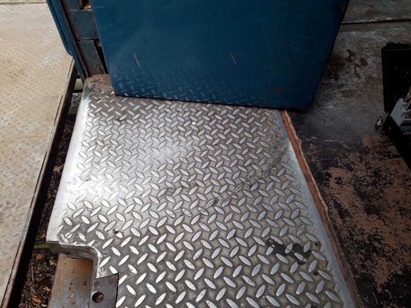 Treadplate under the guard's door of 50454