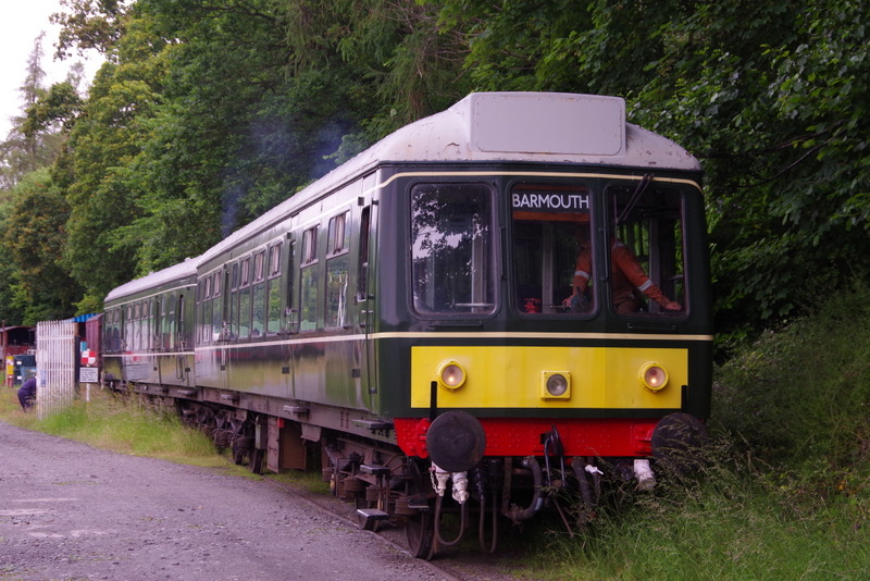 Class 108 leaving Pentrefelin