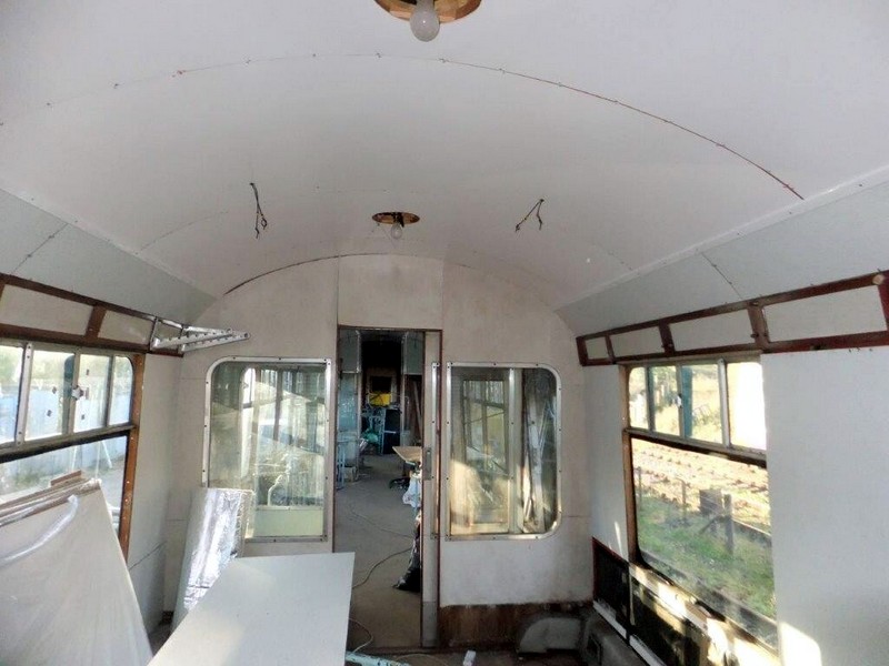 Class 100: Wall panels fitted to the driver's side wall in 1st class