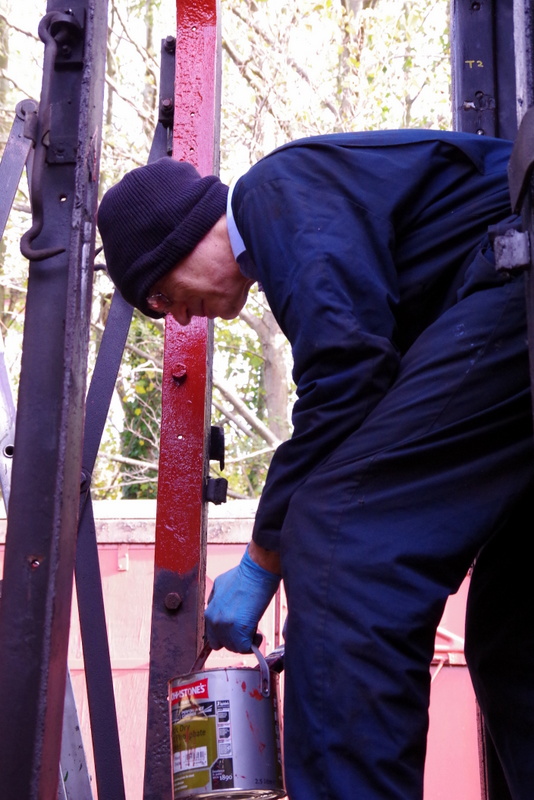Class 109: Painting the framework of the corridor connection of 50416
