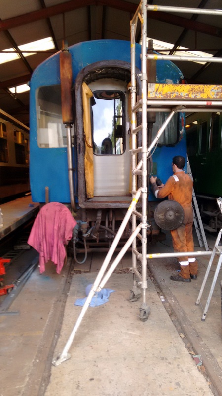 Class 104 no. 50454: Filling, sanding, painting undercoat