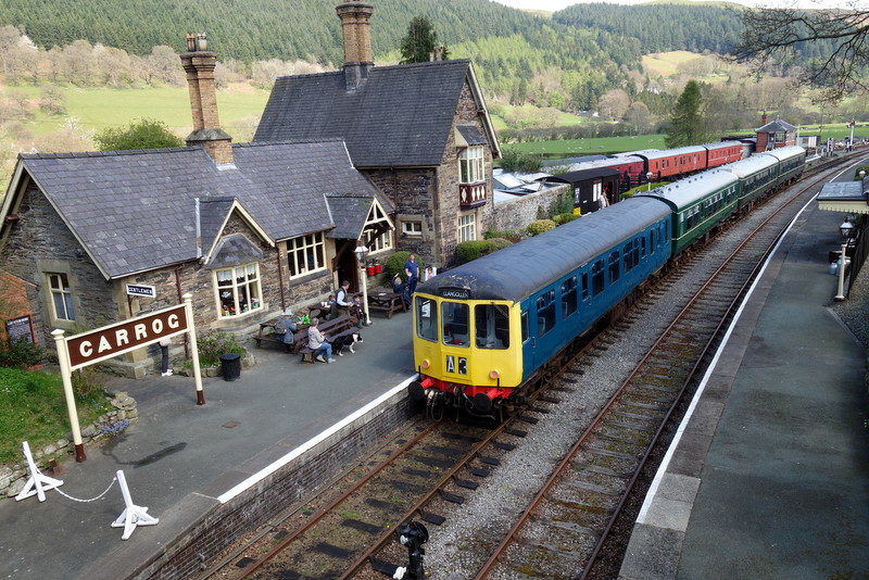 4-car unit at Carrog on 20/04/22