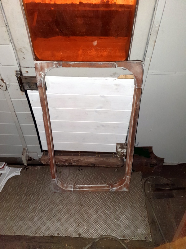 Class 127: Reassembled window frame