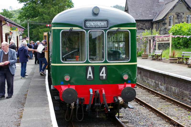 Class 109 at Glyndyfrdwy prior to returning to Carrog on 02/07/22