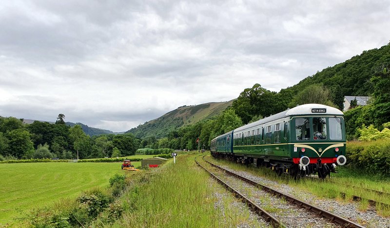 4-car Hybrid class 104/108 and class 108 returning to Pentrefelin depot on 30/05/22