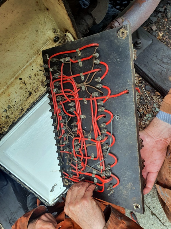 Class 104: Replacing a throttle relay on 50454