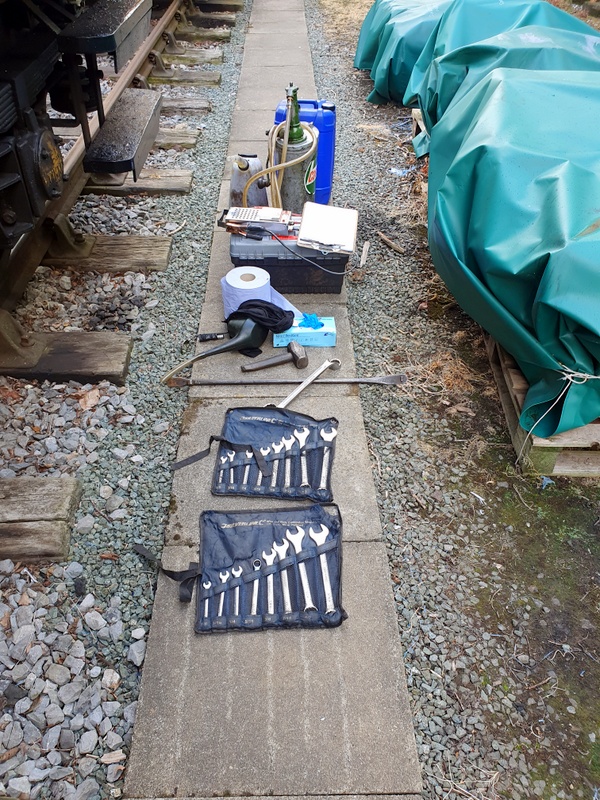 Starter toolkit for servicing a DMU