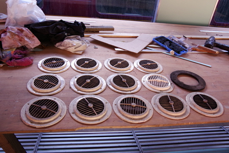 Class 105 and class 100: Vents for use on the class 100