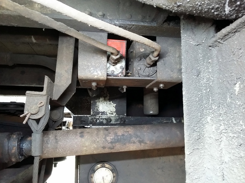 Class 108:Final drive air pressure switches