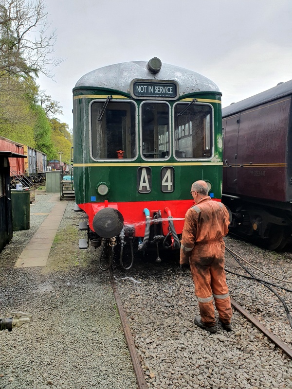 Class 109:Hosing down 50416