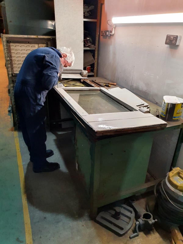 Class 127:Servicing a door