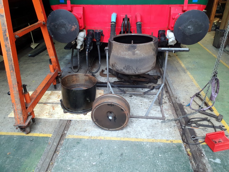Class 109: Vacuum cylinder components