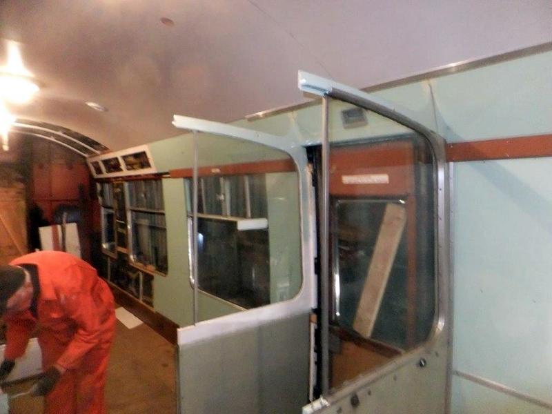 Class 105: Painted top sections of vestibules