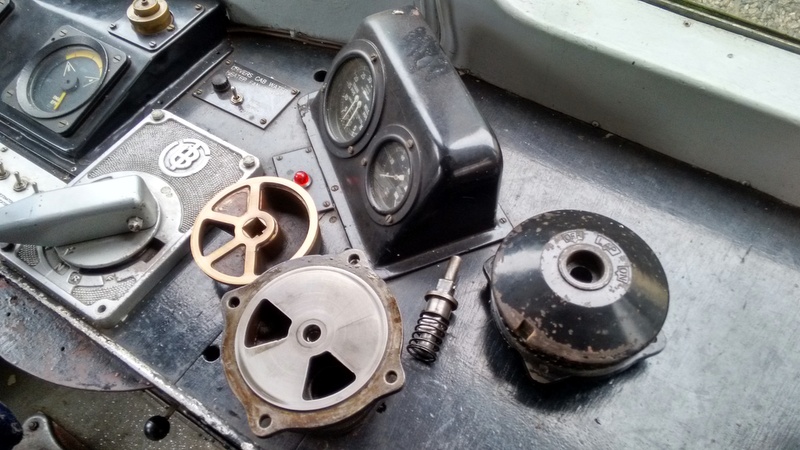 Class 104: Driver's brake valve dismantled