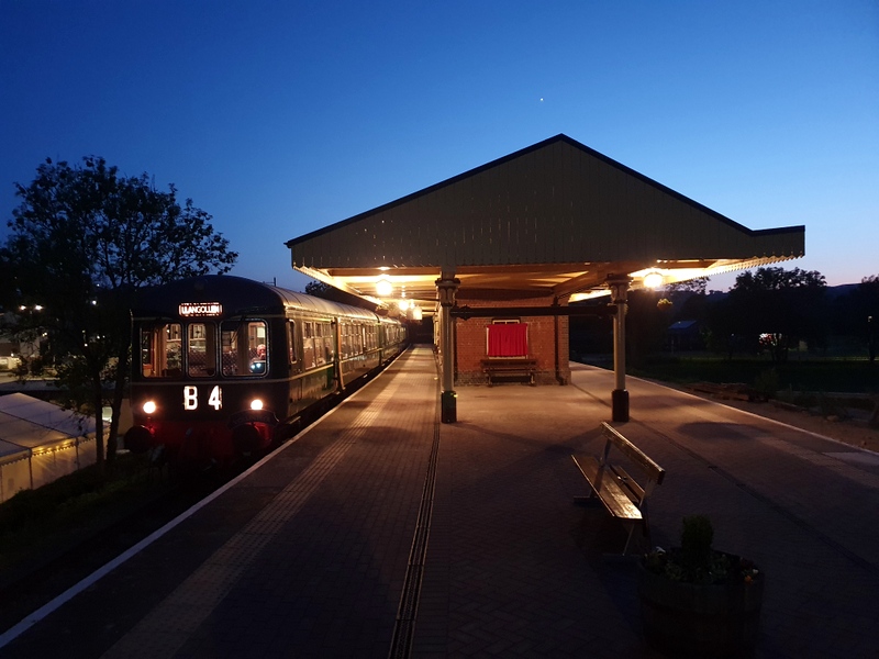 4-car Class 109 and Hybrid 104/108 at Corwen with an evening special on 03/06/23