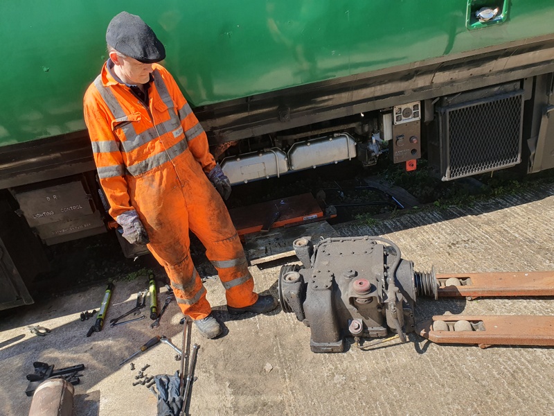 Class 109: Faulty no. 2 gearbox removed