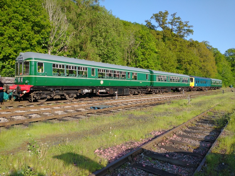 Class 109 and Hybrid class 104/108 after being washed