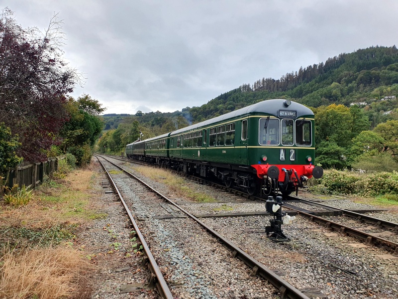 Hybrid class 127/108 and Wickham class 109 coupling at Llangollen Goods Junction