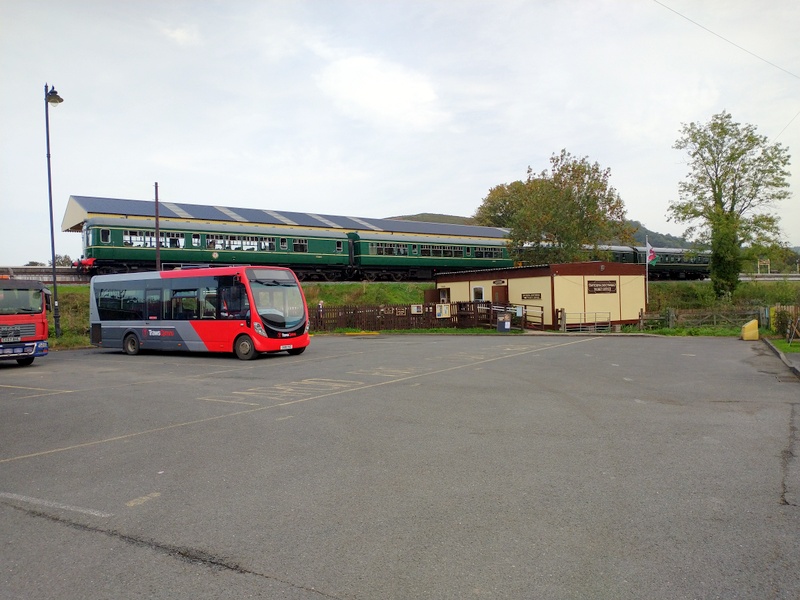 4-car class 109+108 at Corwen on 07/10/23