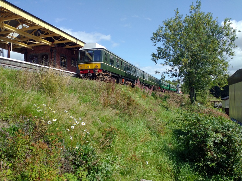 Class 108+109 at Corwen on 30/08/23