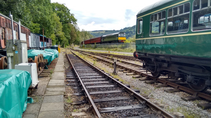 Class 25 D7659 passing Pentrefelin with the 14.35 Llangollen-Corwen on 26/08/23