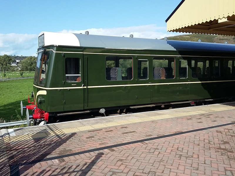 Class 127 no. 51618 at Corwen on 18/09/23