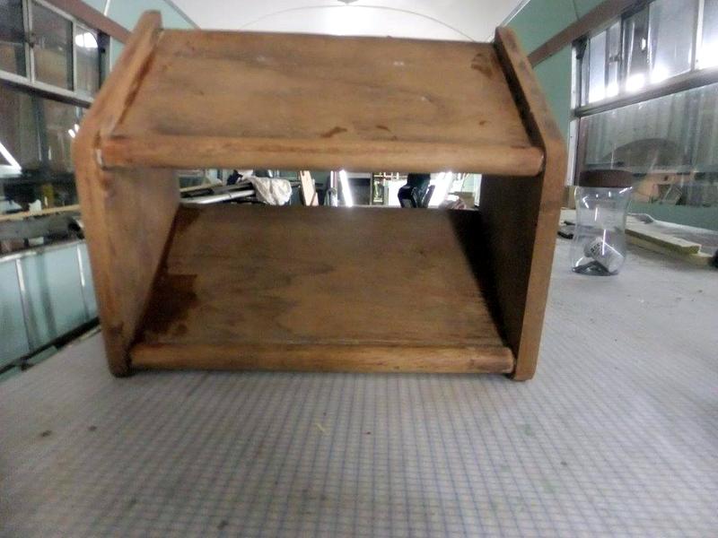 Class 105: Toilet shelf unit