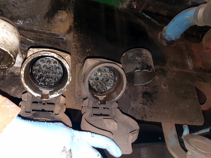 Class 109: Jumper socket with four broken pins