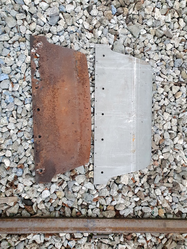 Class 108: Old and new corridor tread plates