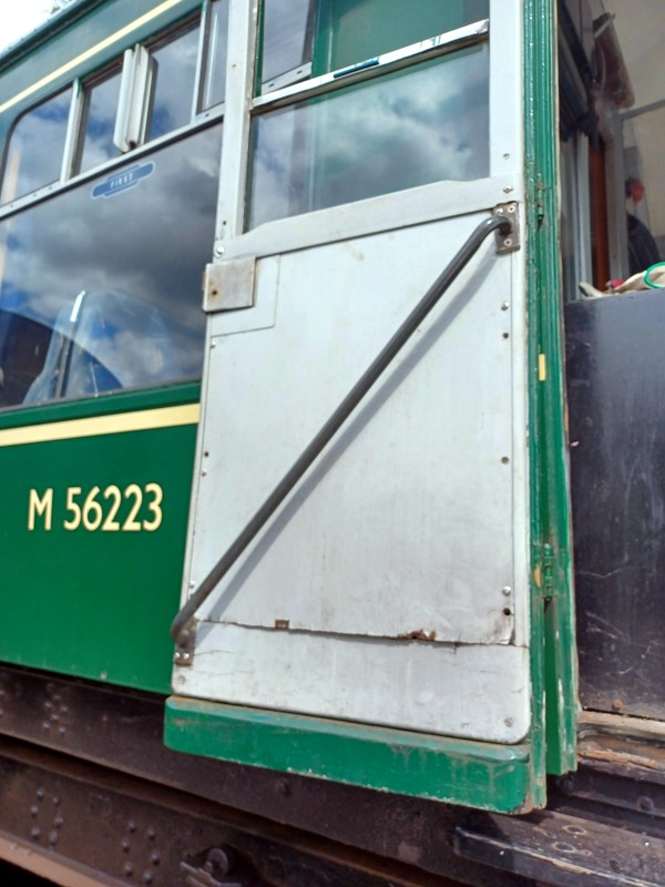 Class 127/108: Secondman's door on 56223