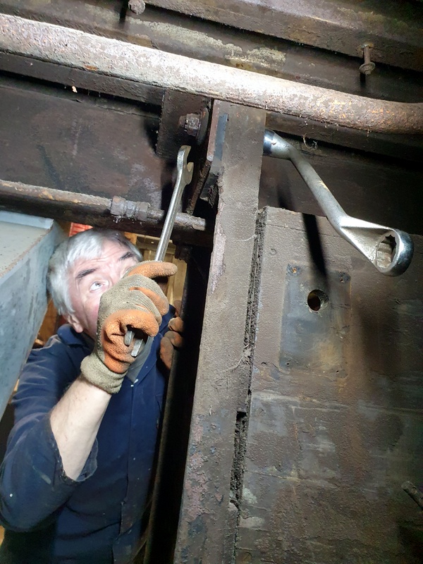 Class 105: Removing a battery box