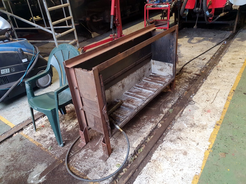Class 105: Battery box and needlegun