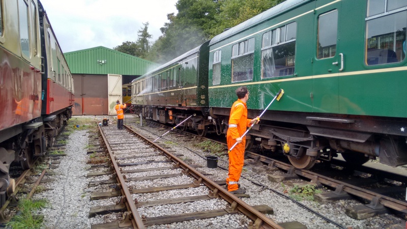 Hybrid class 127/108: At the Pentrefelin washing plant on 28/09/24