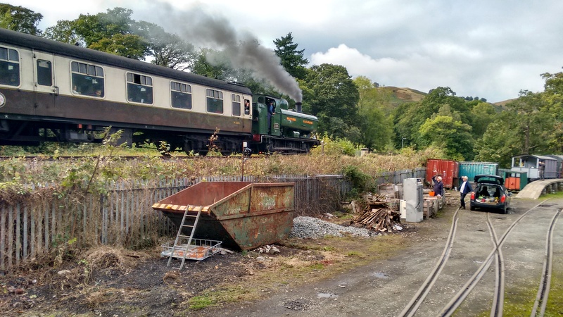 Pannier Tank no. 7754 passing Pentrefelin with the 14.45 Llangollen-Corwen on 28/09/24