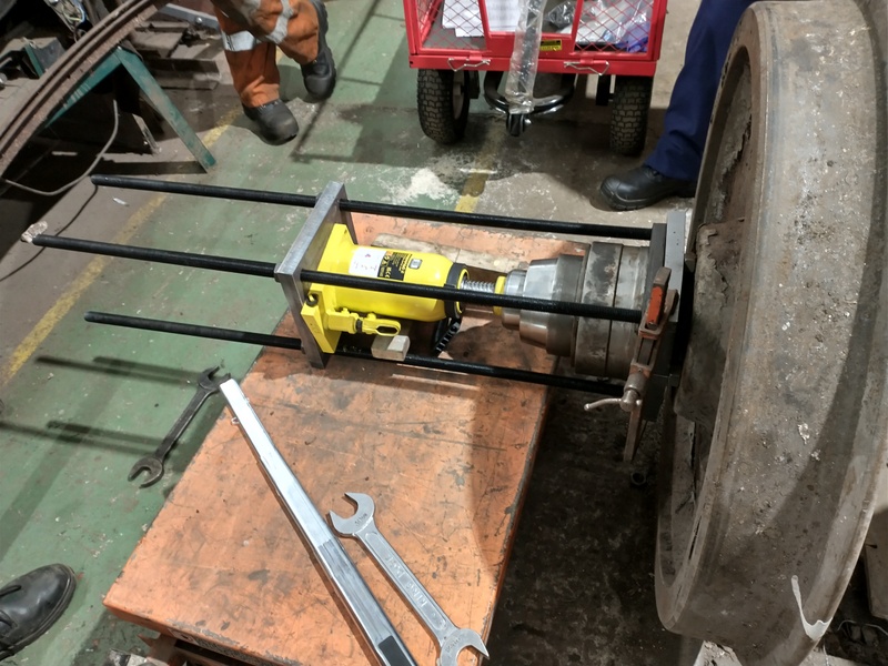 Class 104: Assembling a puller to remove the inner roller bearing from a donor axle