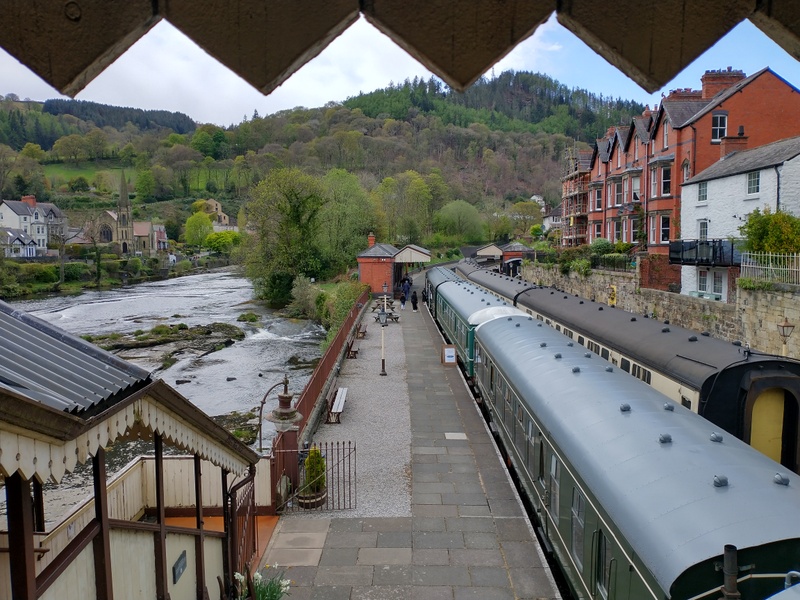 4-car Hybrid class 127/108 + class 108 at Llangollen on 16/04/25