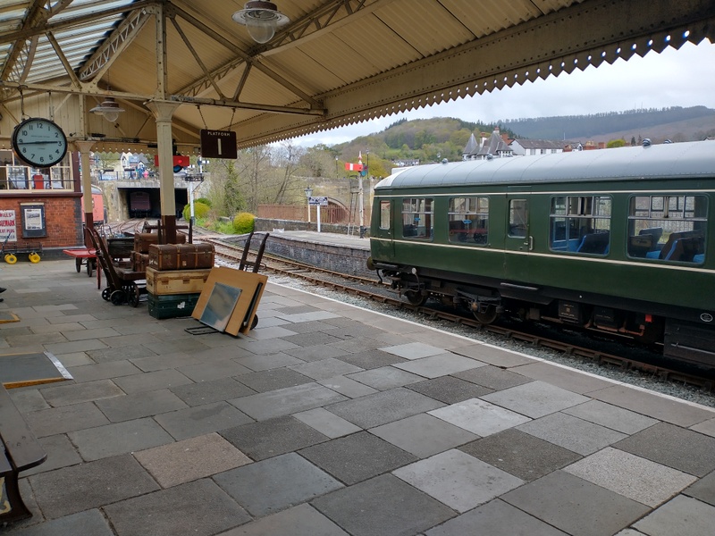 Class 108: Trailer car 54504 at Llangollen on 16/04/25