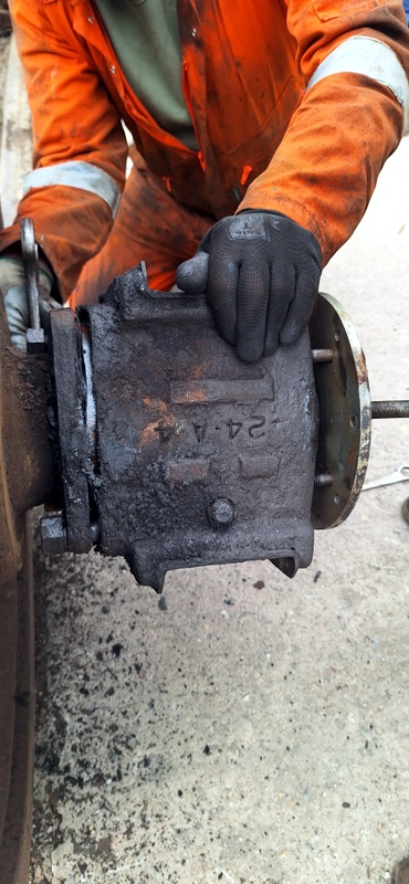 Class 104: Removing the axlebox from a 50454 wheelset