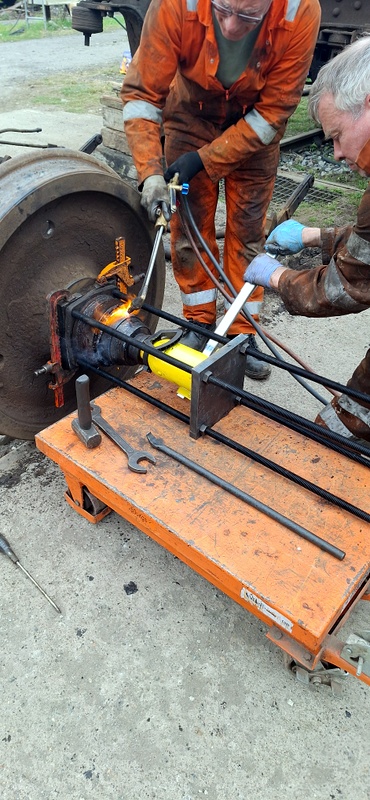 Class 104: Attempting to remove an inner wheel bearing