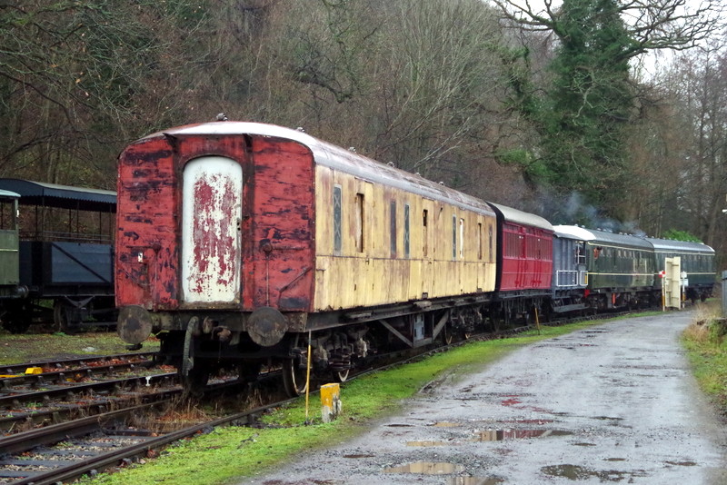 Class 108 shunting various items of rolling stock at Pentrefelin on 21/12/25