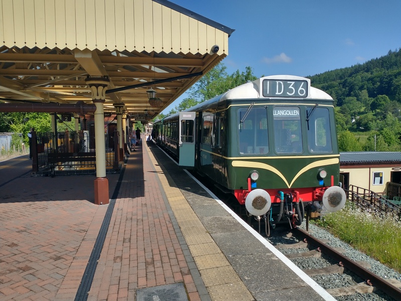 Class 127 power car 51618 at Corwen on 10/06/25