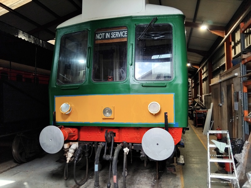 Class 108: The cab of the trailer car during repairs and repaint