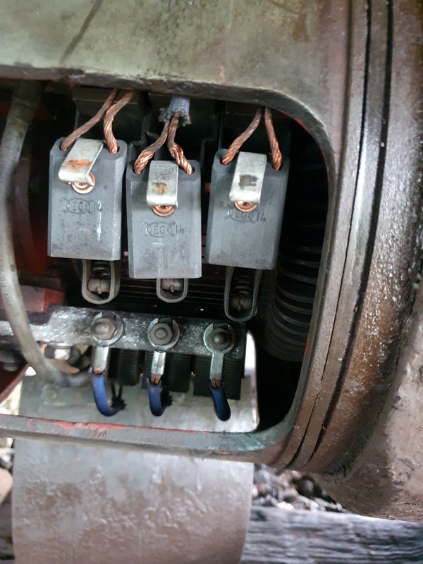 Class 108 56223: Inspecting dynamo brushes