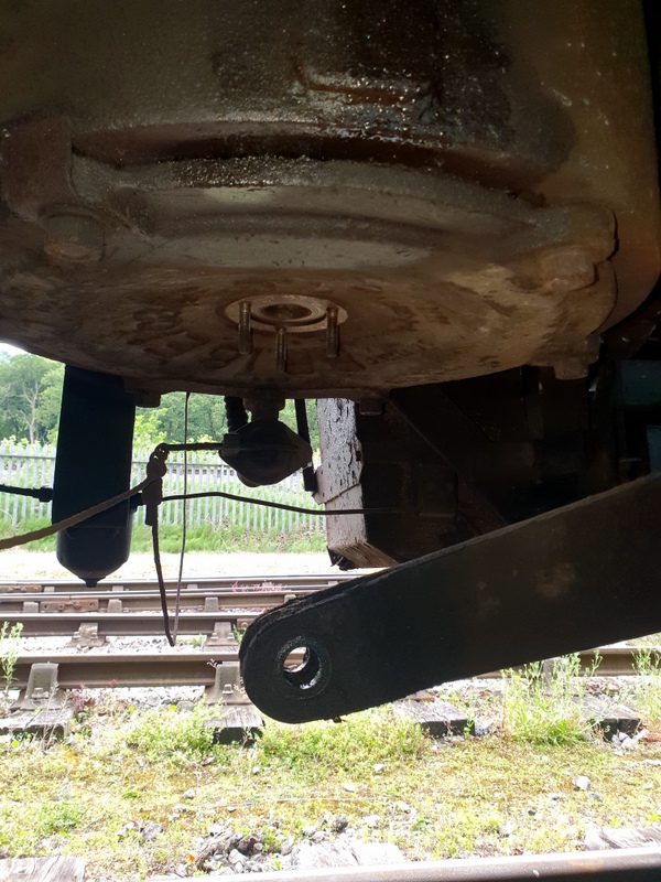 Class 108 56223: Vacuum brake cylinder minus piston rod