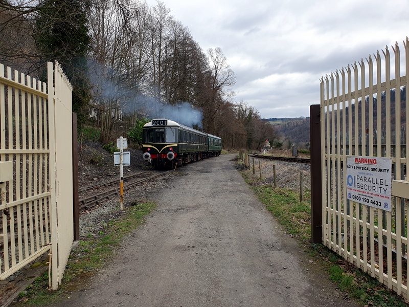 Hybrid class 127/108: Leaving Pentrefelin on 16/03/25