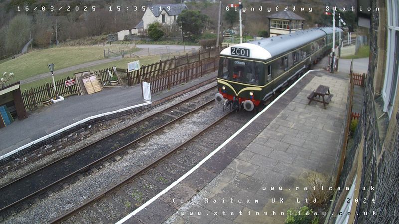 Hybrid class 127/108: Arriving at Glyndyfrdwy with the 15.15 Llangollen-Corwen service on 16/03/25