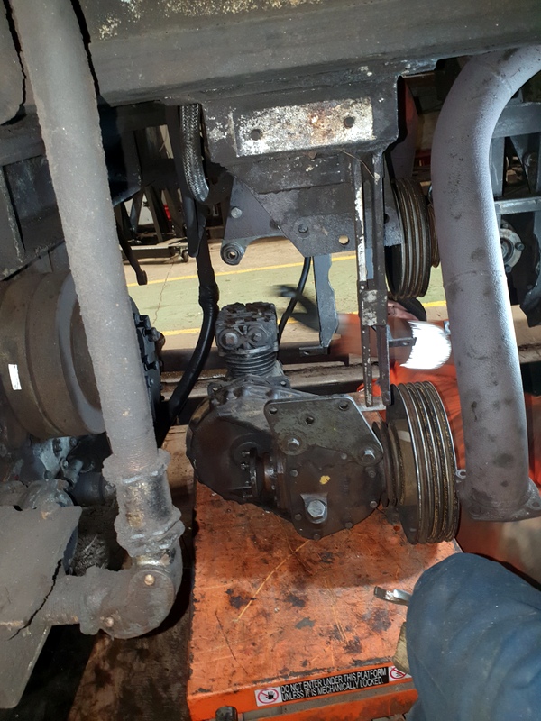 Class 127: Fitting a fan drive/compressor with the aid of a lifting table