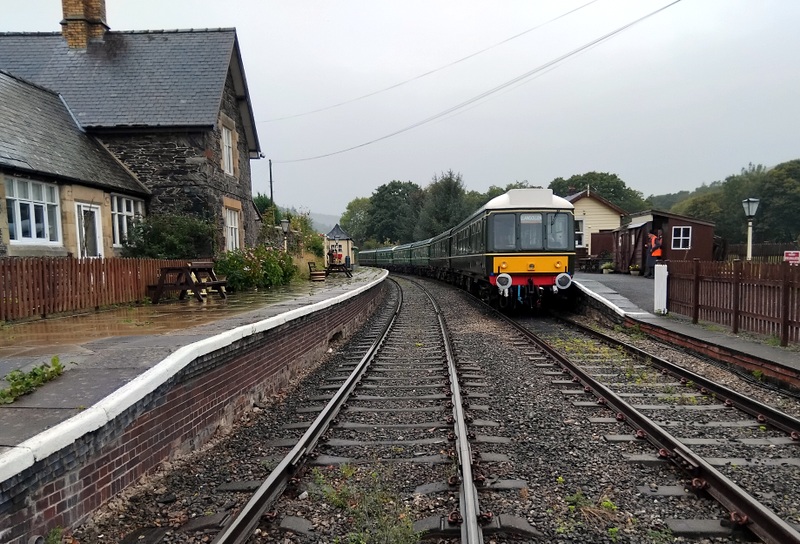 Green 6-car at Glyndyfrdwy on 07/09/25 Green 6-car at Glyndyfrdwy on 07/09/25